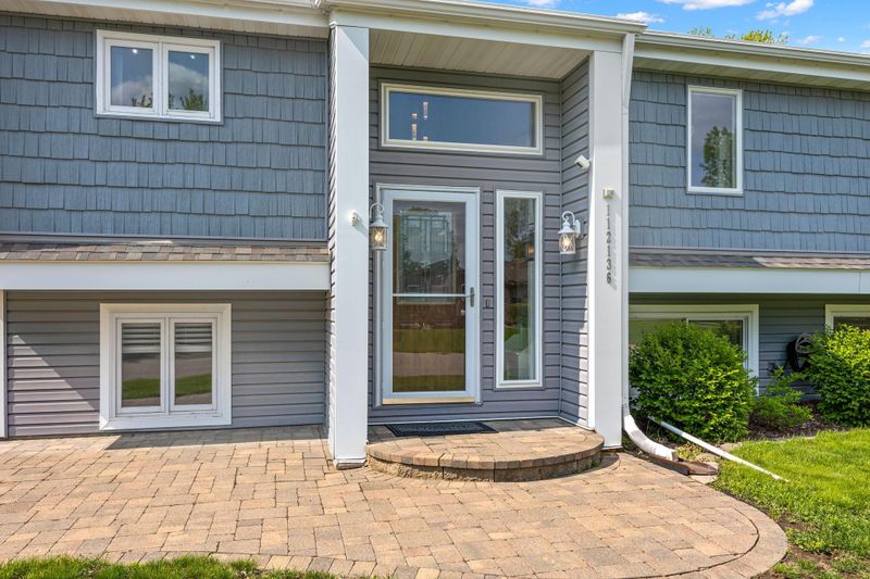 112136 Haering Cir, Chaska, MN 55318