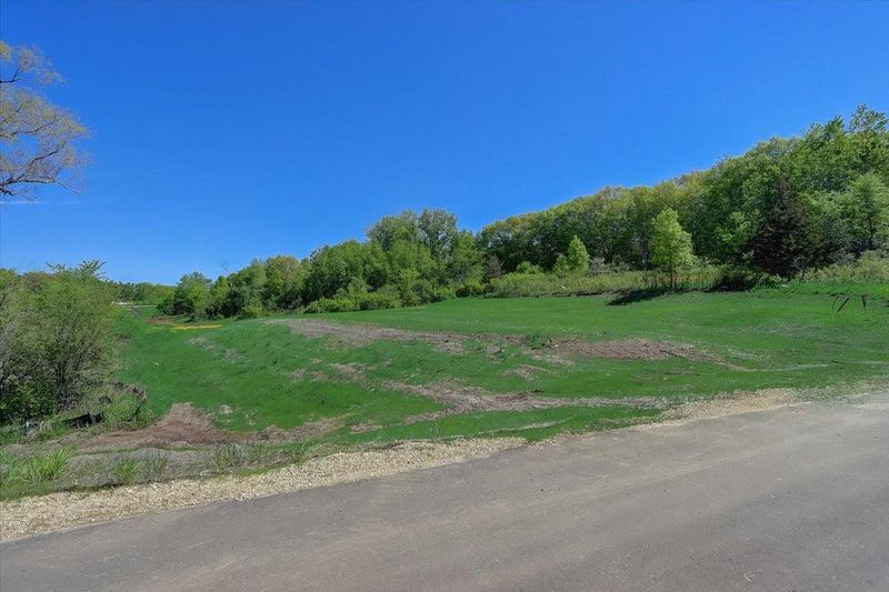 9940 Crescent Ln, Lakeville, MN 55044