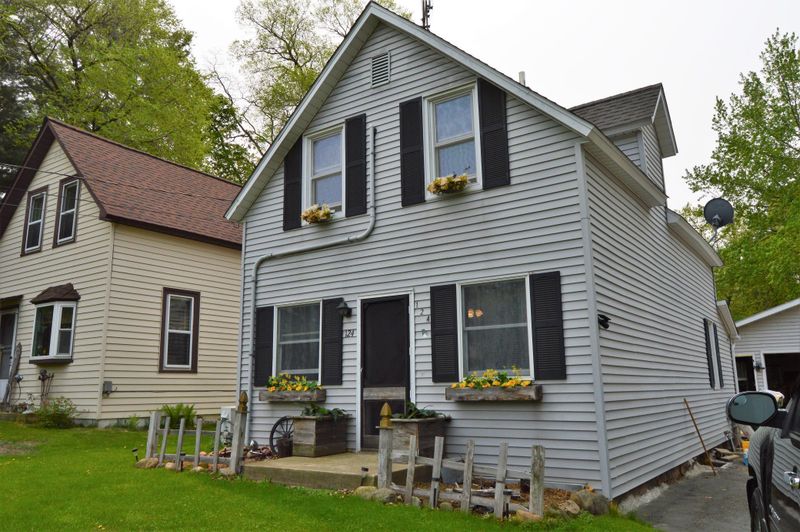 124 E State St, Dresser, WI 54009