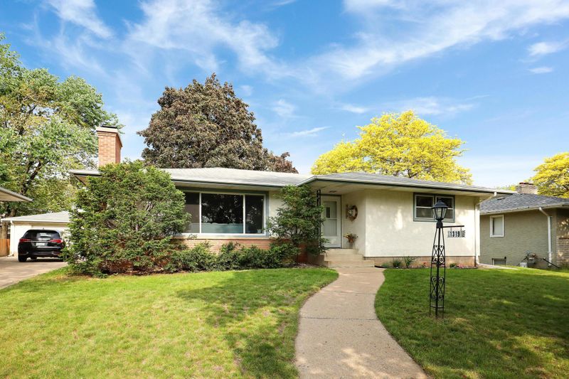 1319 Calumet Ave, West Saint Paul, MN 55118