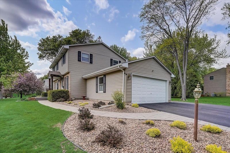 8810 Elgin Pl N, Minneapolis, MN 55427