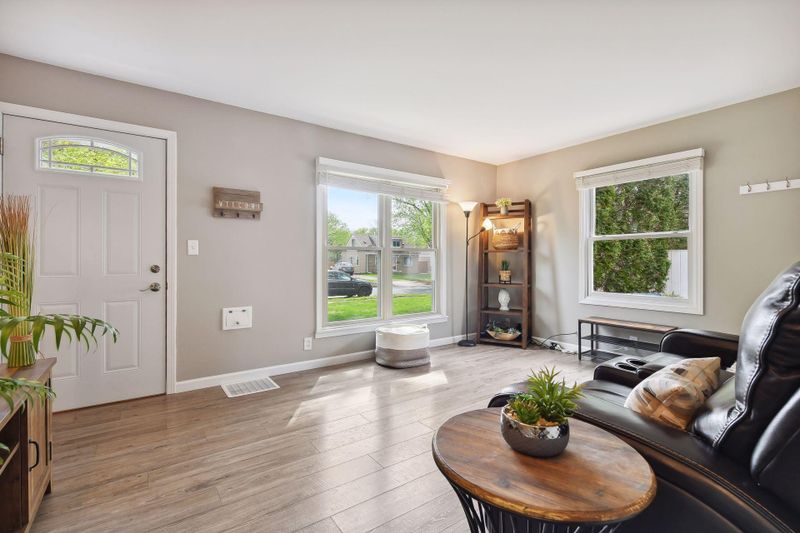 3416 Quebec Ave S, Saint Louis Park, MN 55426
