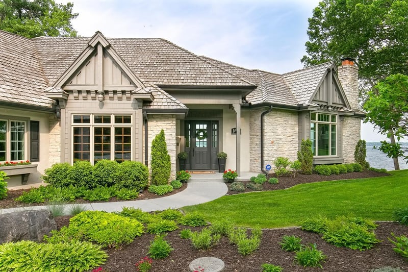 1487 Shoreline Dr, Wayzata, MN 55391