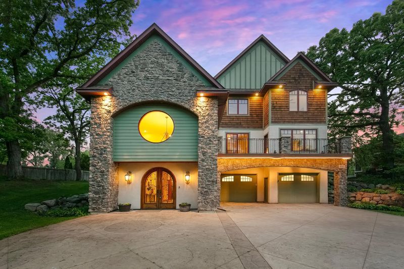 15311 Oric Ave, Minnetonka, MN 55345