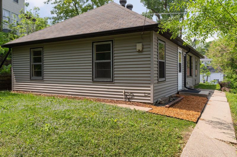 761 Sanford St, Red Wing, MN 55066