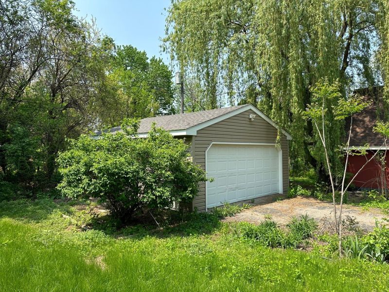 5516 Clinton Ave, Minneapolis, MN 55419