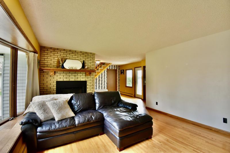 18565 Simonet Dr NW, Elk River, MN 55330