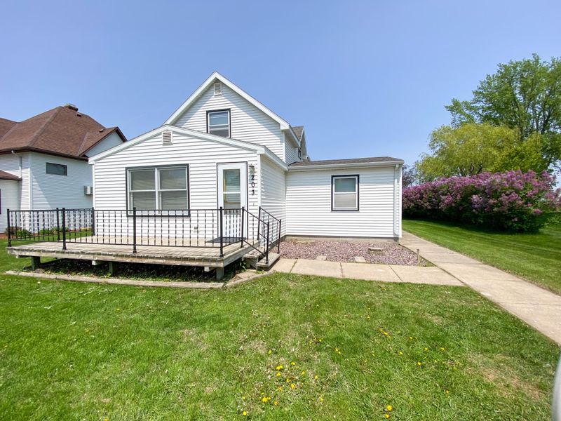 203 2nd Ave NE, Fairfax, MN 55332
