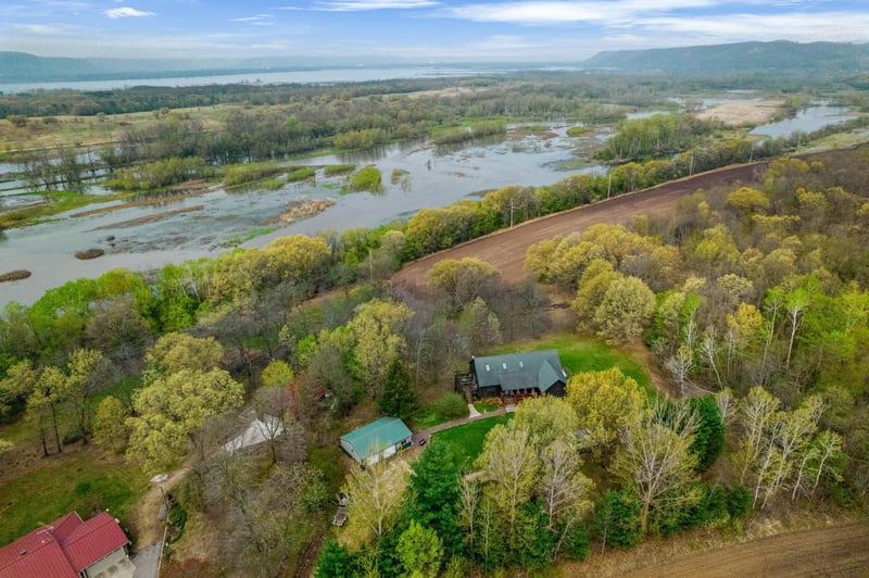 N15037 W Prairie Rd, Trempealeau, WI 54661