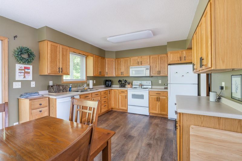 350 Kevin Dr, Spicer, MN 56288