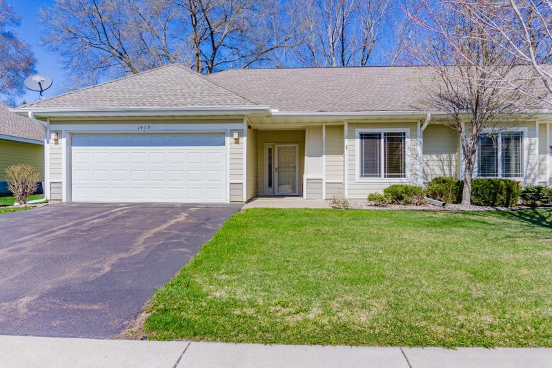 1469 Ravoux Ln, Chaska, MN 55318