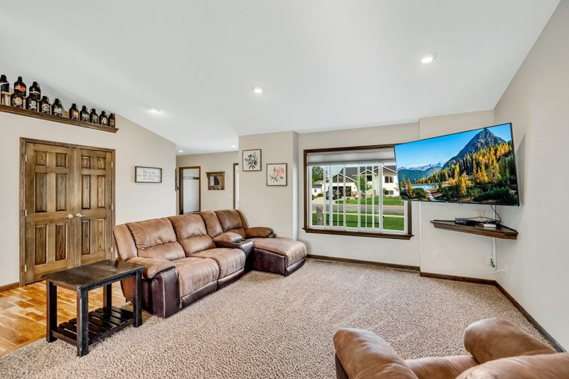 1516 Lavender Ave, Sartell, MN 56377