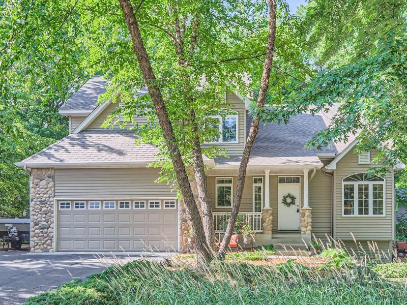 4662 Walnut St, Maple Plain, MN 55359