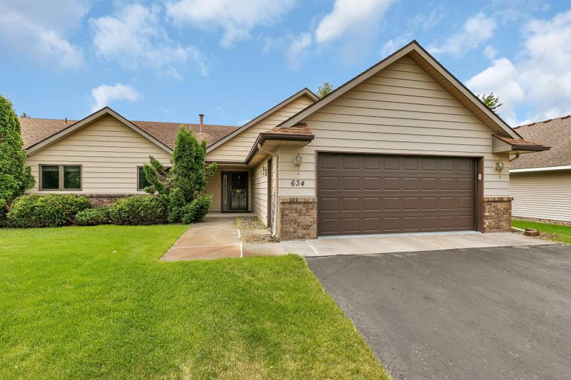 634 Jenisa Dr, Saint Cloud, MN 56301
