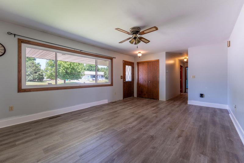 440 Beverly St, Wanamingo, MN 55983