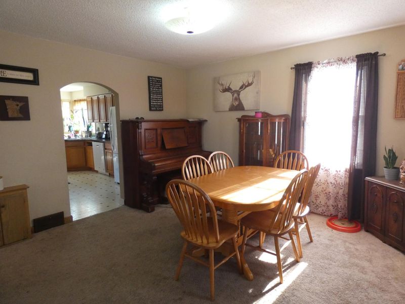 811 Summit St, Eveleth, MN 55734