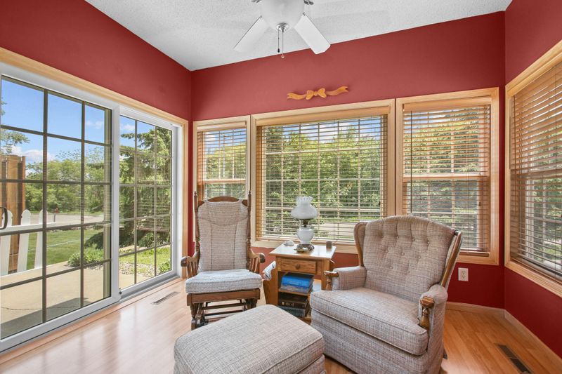 1134 Iris Dr, White Bear Twp, MN 55127