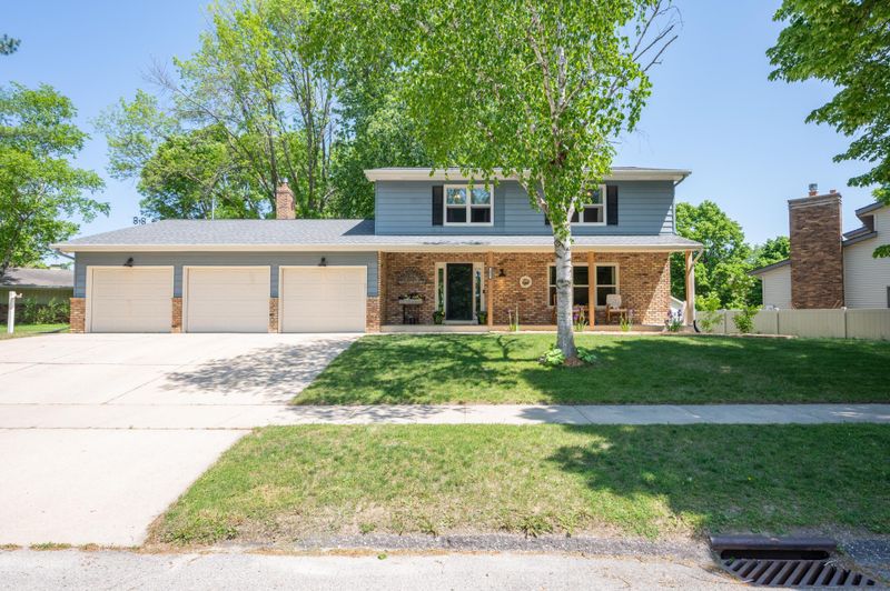 951 Elton Hills Ct NW, Rochester, MN 55901