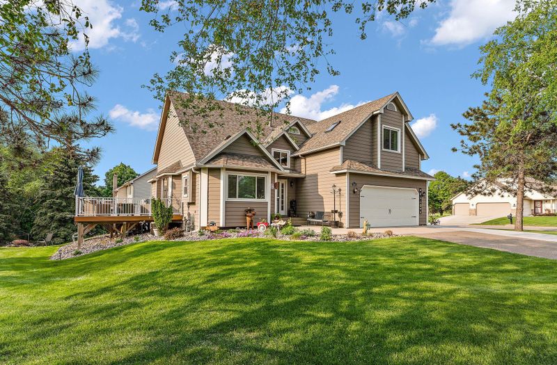 2341 Snowshoe Ln E, Maplewood, MN 55119
