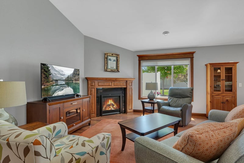 48 Waterford Ln, Waite Park, MN 56387