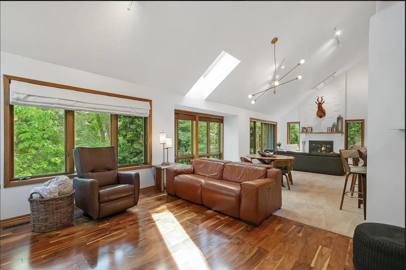 13900 Hill Ridge Dr, Minnetonka, MN 55305