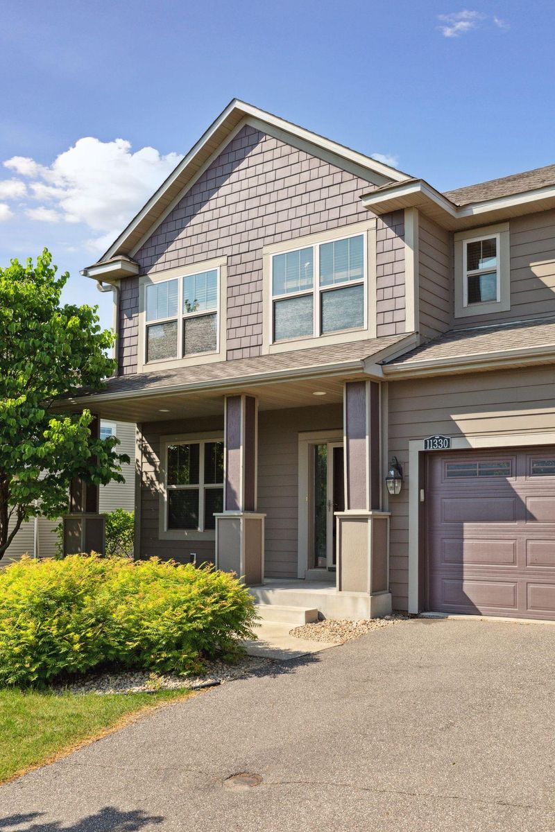11330 Traverse Rd, Woodbury, MN 55129