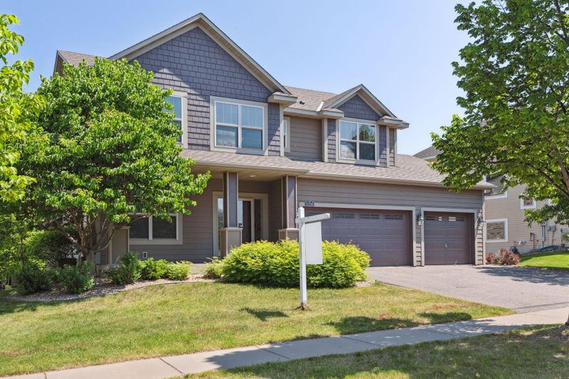 11330 Traverse Rd, Woodbury, MN 55129