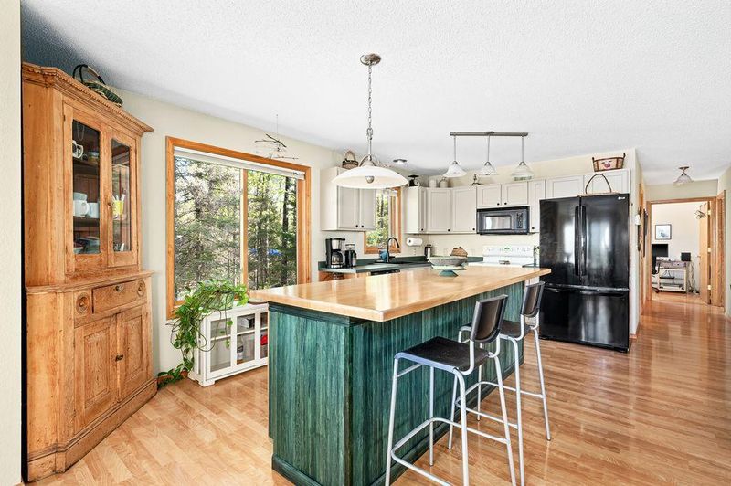 2175 Pinewood Rd, Duluth, MN 55803