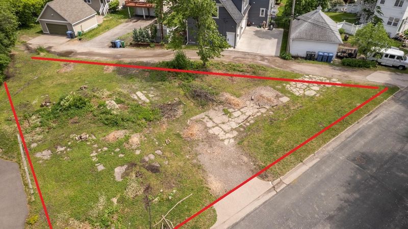 37 Newton Ave S, Minneapolis, MN 55405