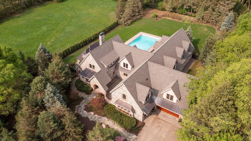 125 Westwood Ln S, Wayzata, MN 55391