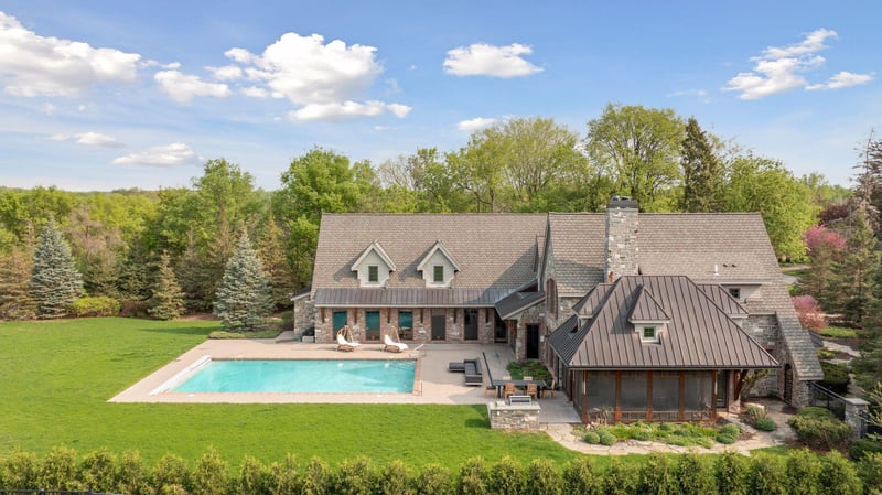 125 Westwood Ln S, Wayzata, MN 55391