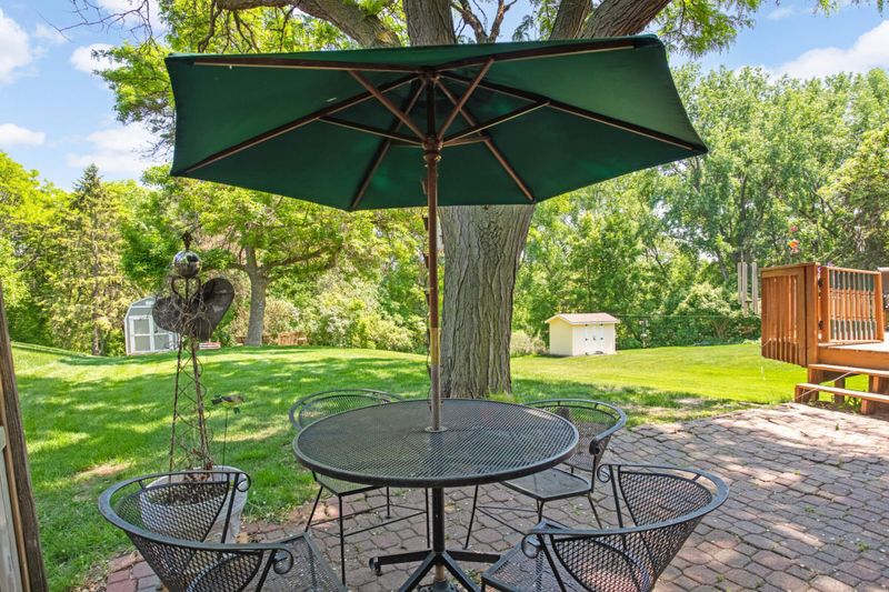 6252 Decatur Ave N, Brooklyn Park, MN 55428
