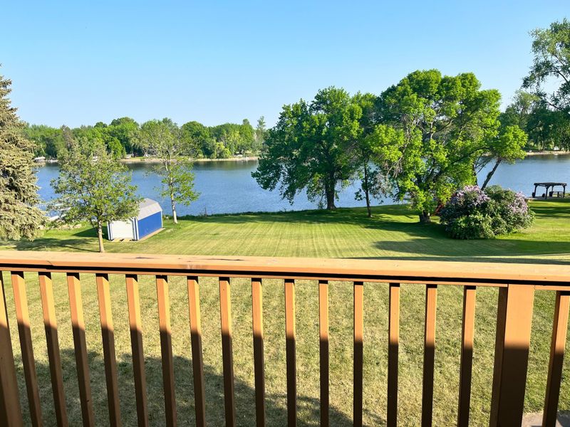 9297 Crestview Dr, Saint Joseph, MN 56374