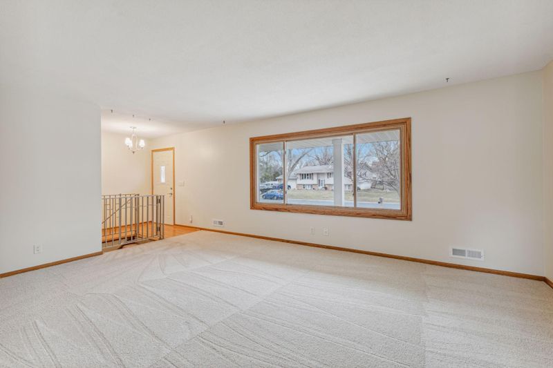 11406 26th Ave S, Burnsville, MN 55337