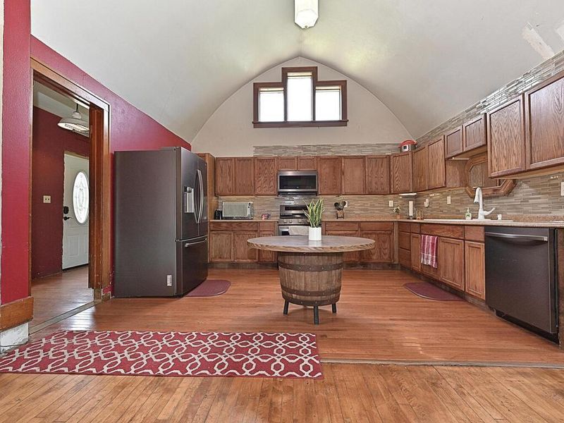 301 3rd Ave, Bovey, MN 55709