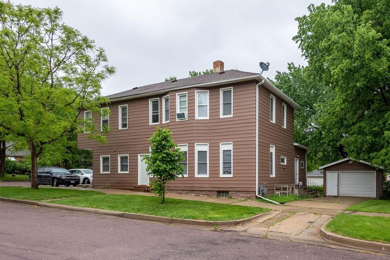 429 Pine St, Saint Peter, MN 56082