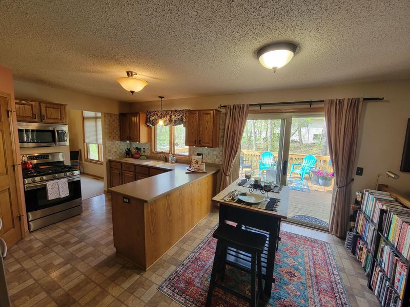 2281 Hillwood Dr E, Maplewood, MN 55119
