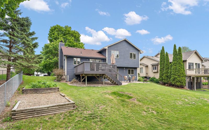 984 Stony Point Rd, Eagan, MN 55123