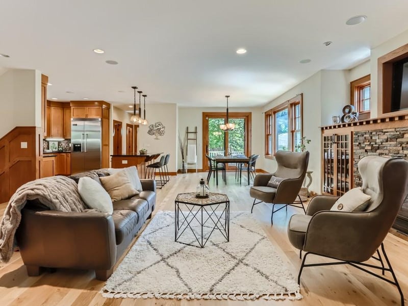 108 Western Ave N, Saint Paul, MN 55102