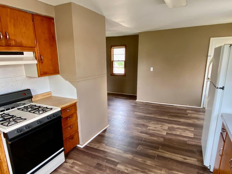 407 W Main St, Adams, MN 55909