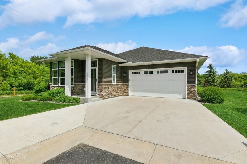1192 Willowbrook Cir, Delano, MN 55328