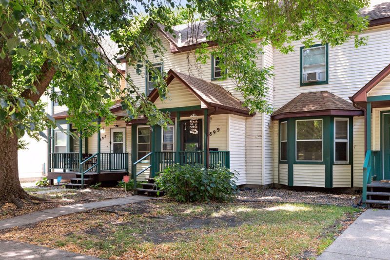 899 Marion St, Saint Paul, MN 55117