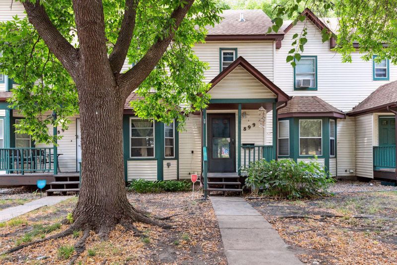 899 Marion St, Saint Paul, MN 55117