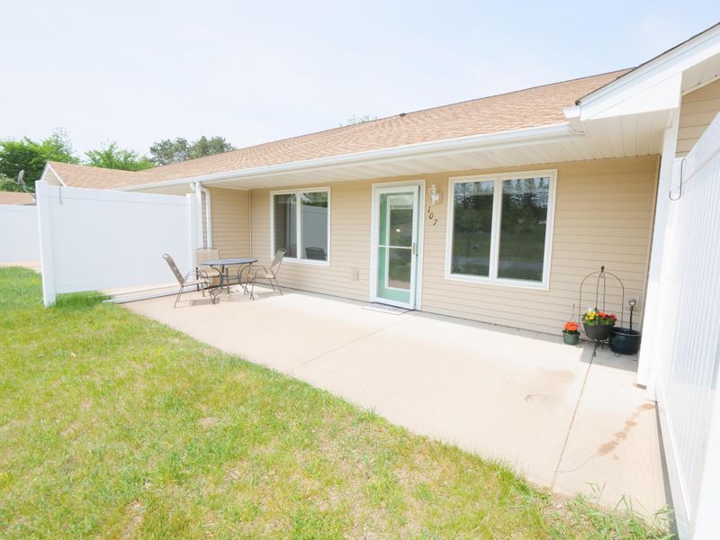 101 7th St #107, Pepin, WI 54759