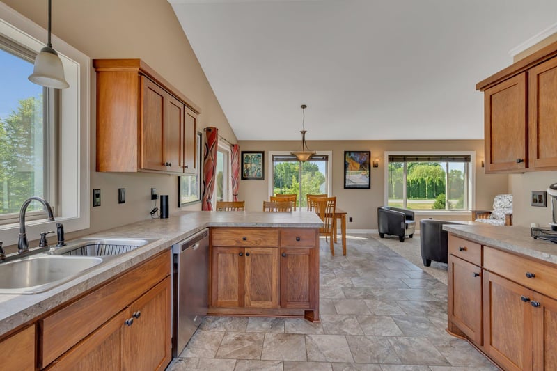 26053 Bluebird Ln, Rockville, MN 56301