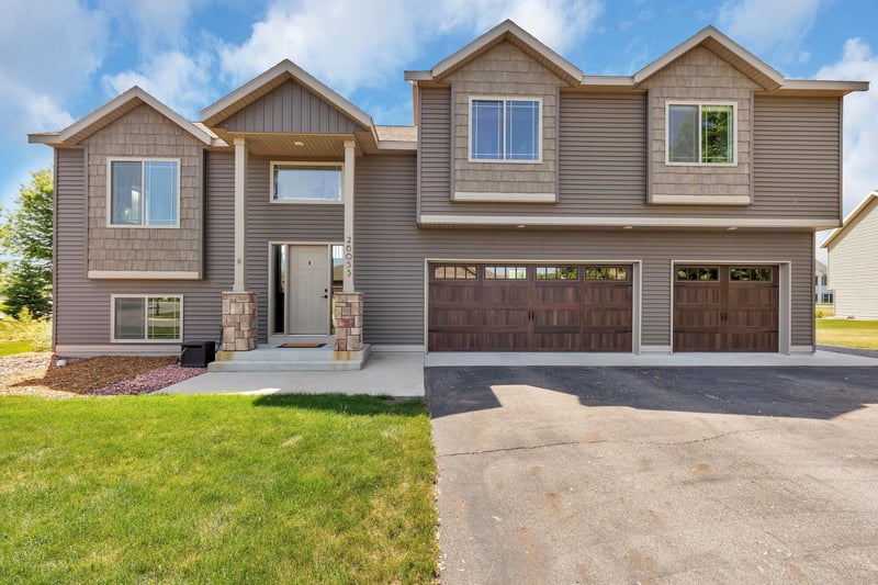 26053 Bluebird Ln, Rockville, MN 56301