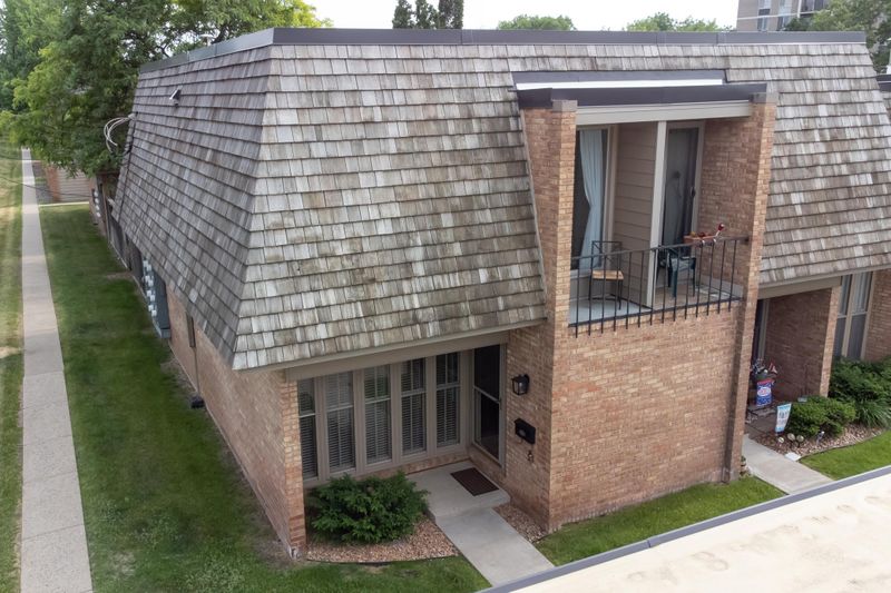 6401 Barrie Rd, Edina, MN 55435
