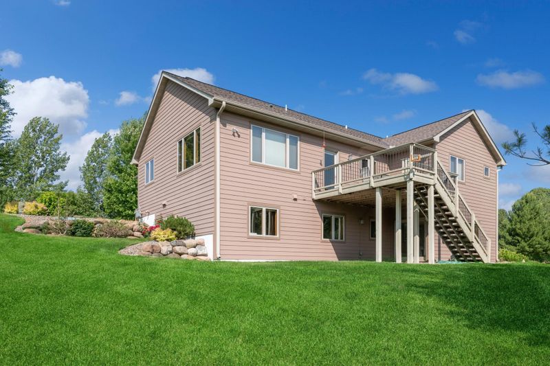 3711 Bavaria Rd, Chaska, MN 55318