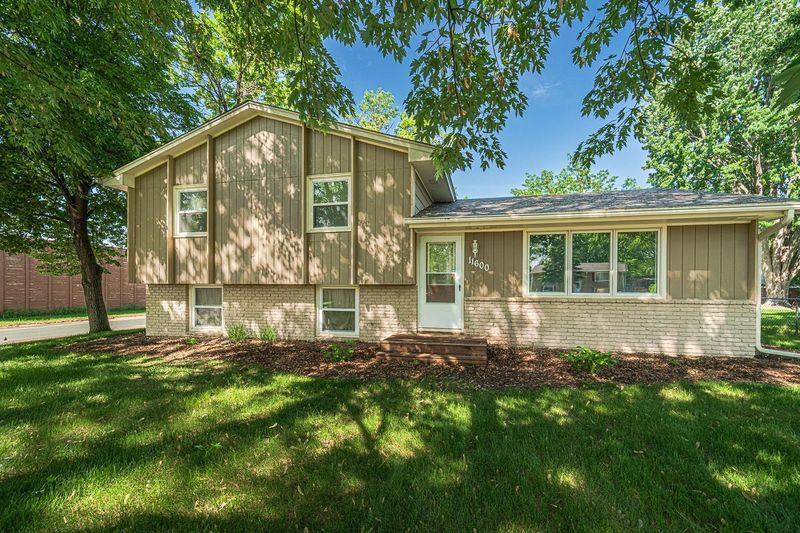 11600 97th Ave N, Maple Grove, MN 55369