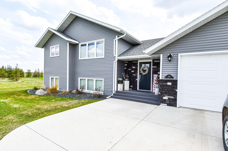 506 Hill Ave, Middle River, MN 56737